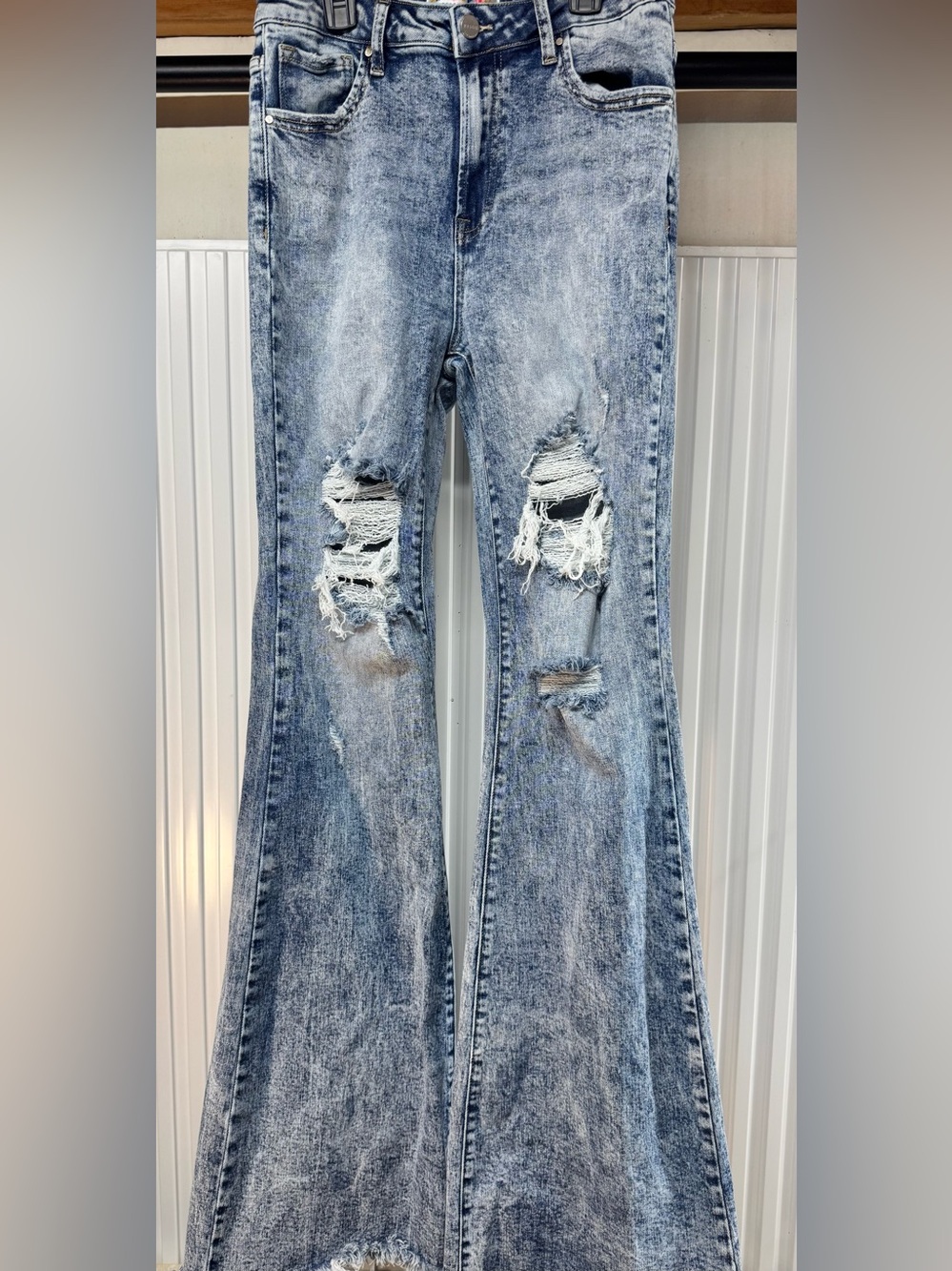 Freckled Poppy Risen Acid Wash Distressed Jeans 11/30